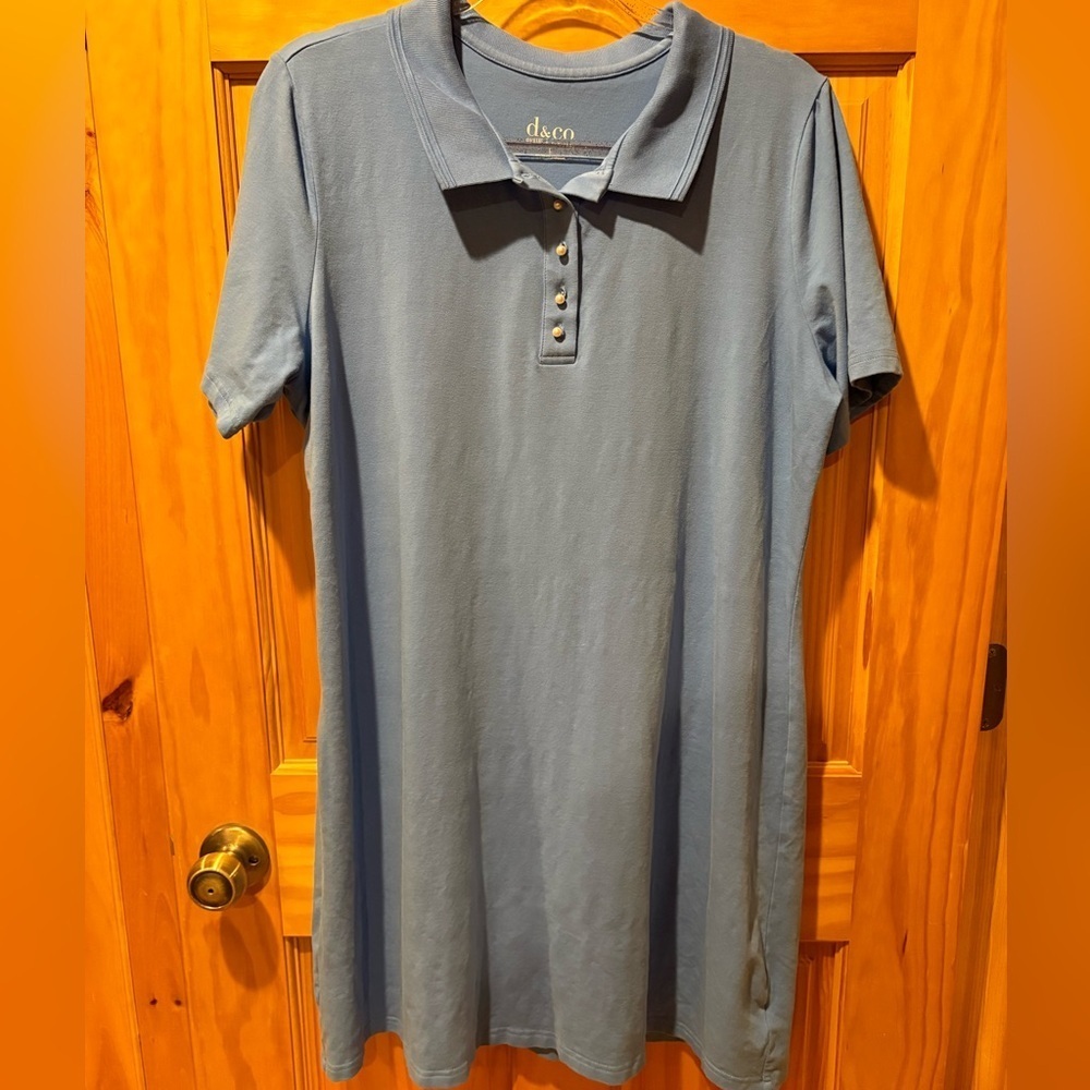 d & co brand polo dress in a light blue color women’s size L